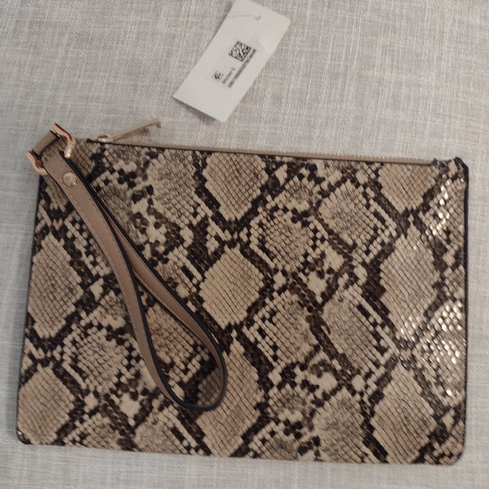 NWT Snake Print Zippered Wristlet